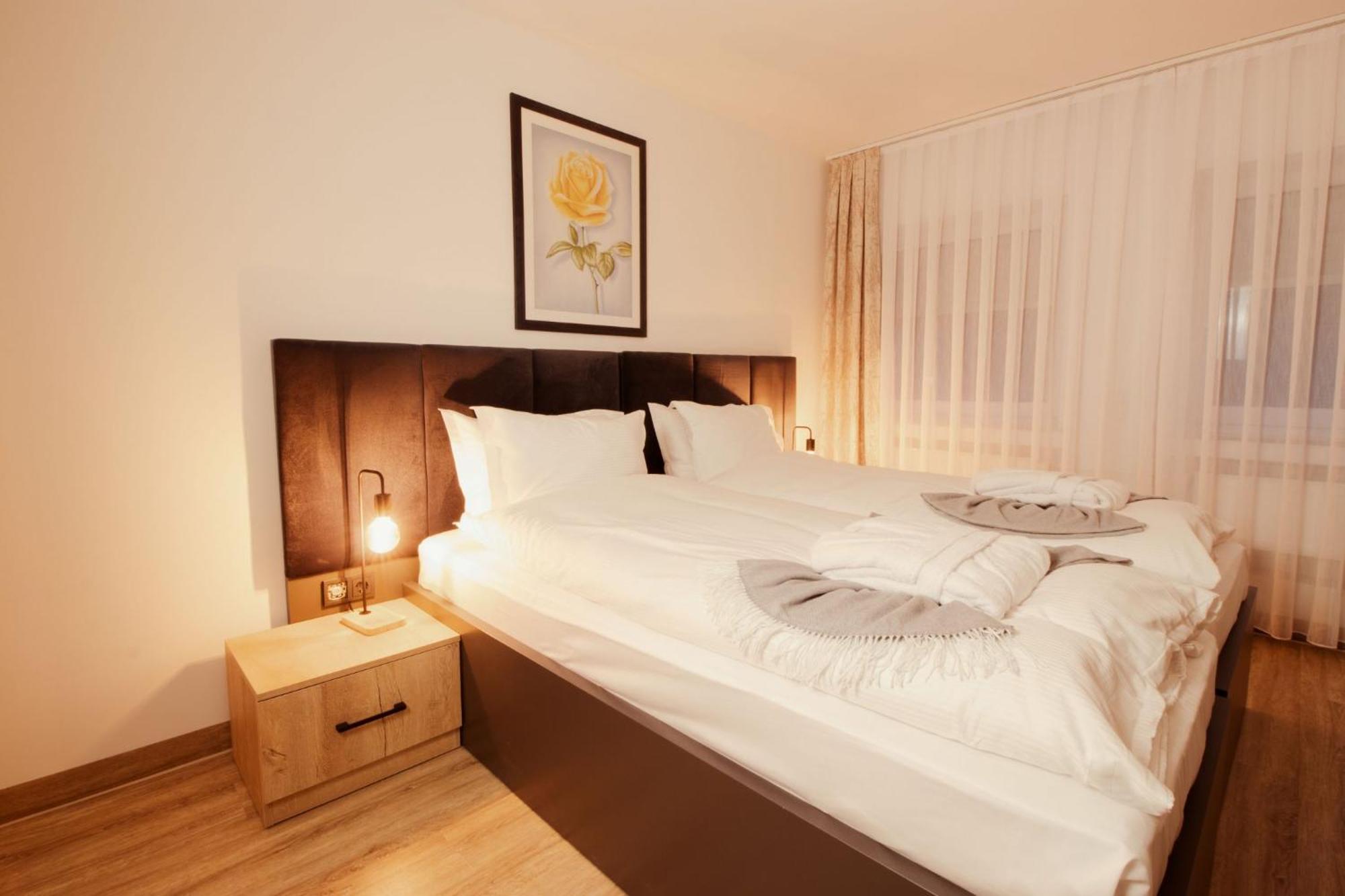 Haven Hotels - Hotel Dona برجيش جلادباخ المظهر الخارجي الصورة